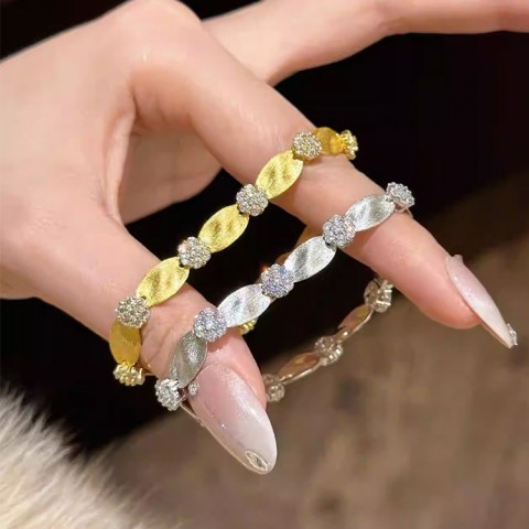 Brushed ribbon bracelet