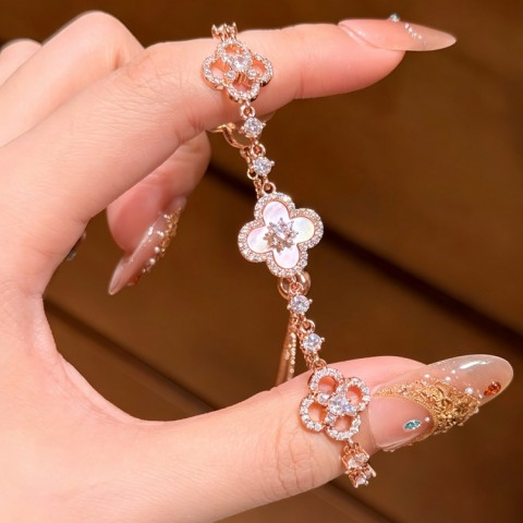 Swerte four-leaf clover Bracelet