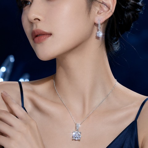 2-Carat Bullhead Pendant Necklace Set
