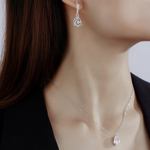 Pear-shaped Moissanite Earring Set
