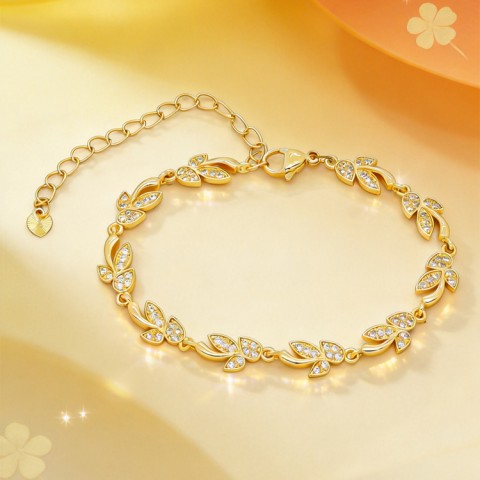 Gold clover moissanite bracelet
