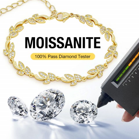 Gold clover moissanite bracelet